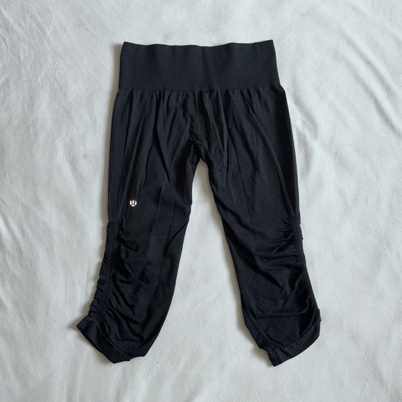 Lululemon In The Flow Crop I| - Picture 5 of 7